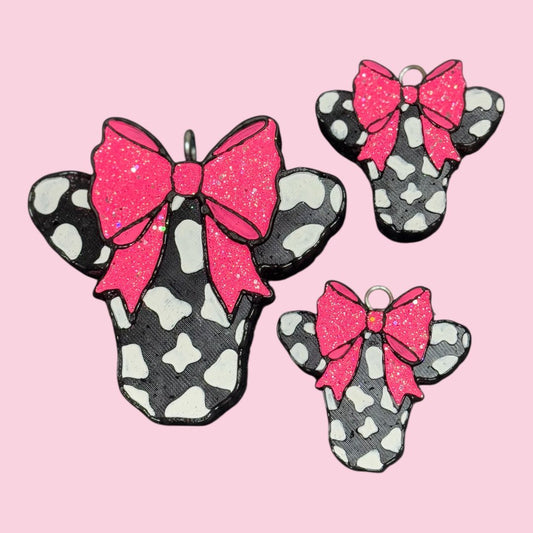 COW HEAD WITH BOW