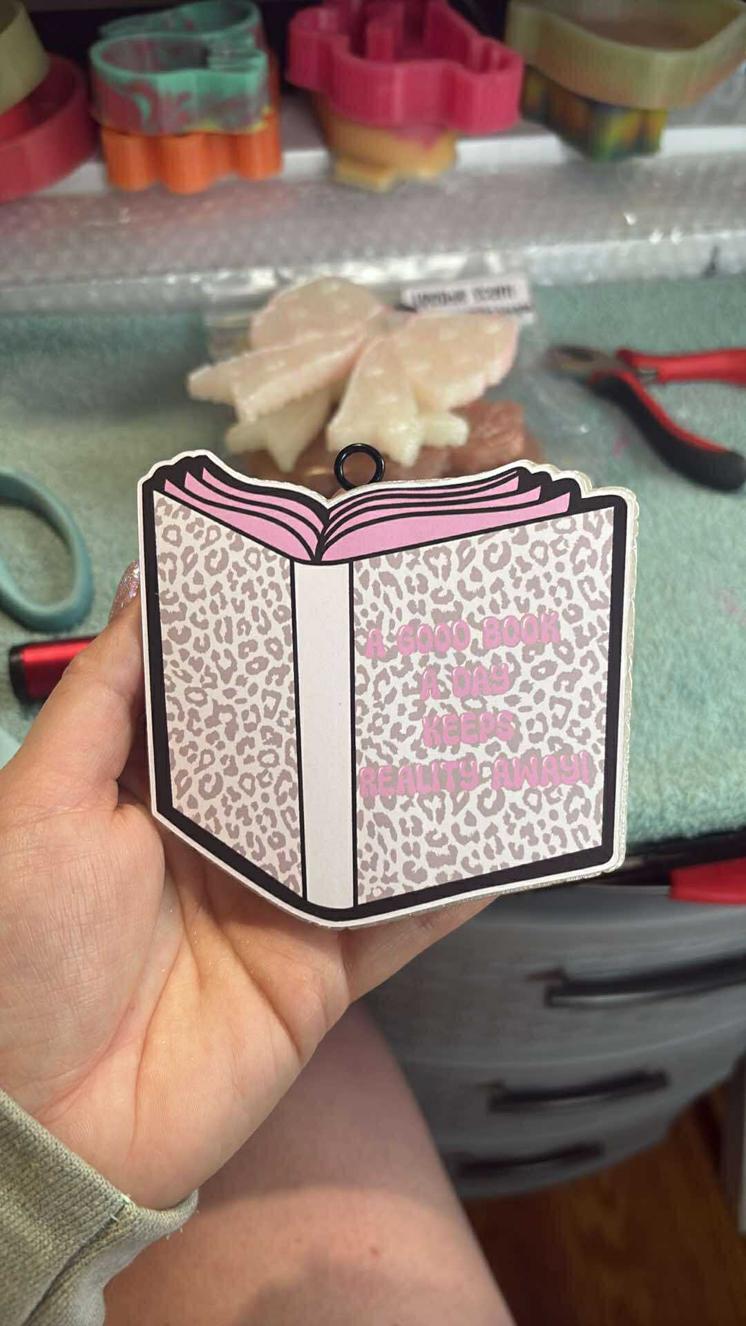 BOOK MOLD