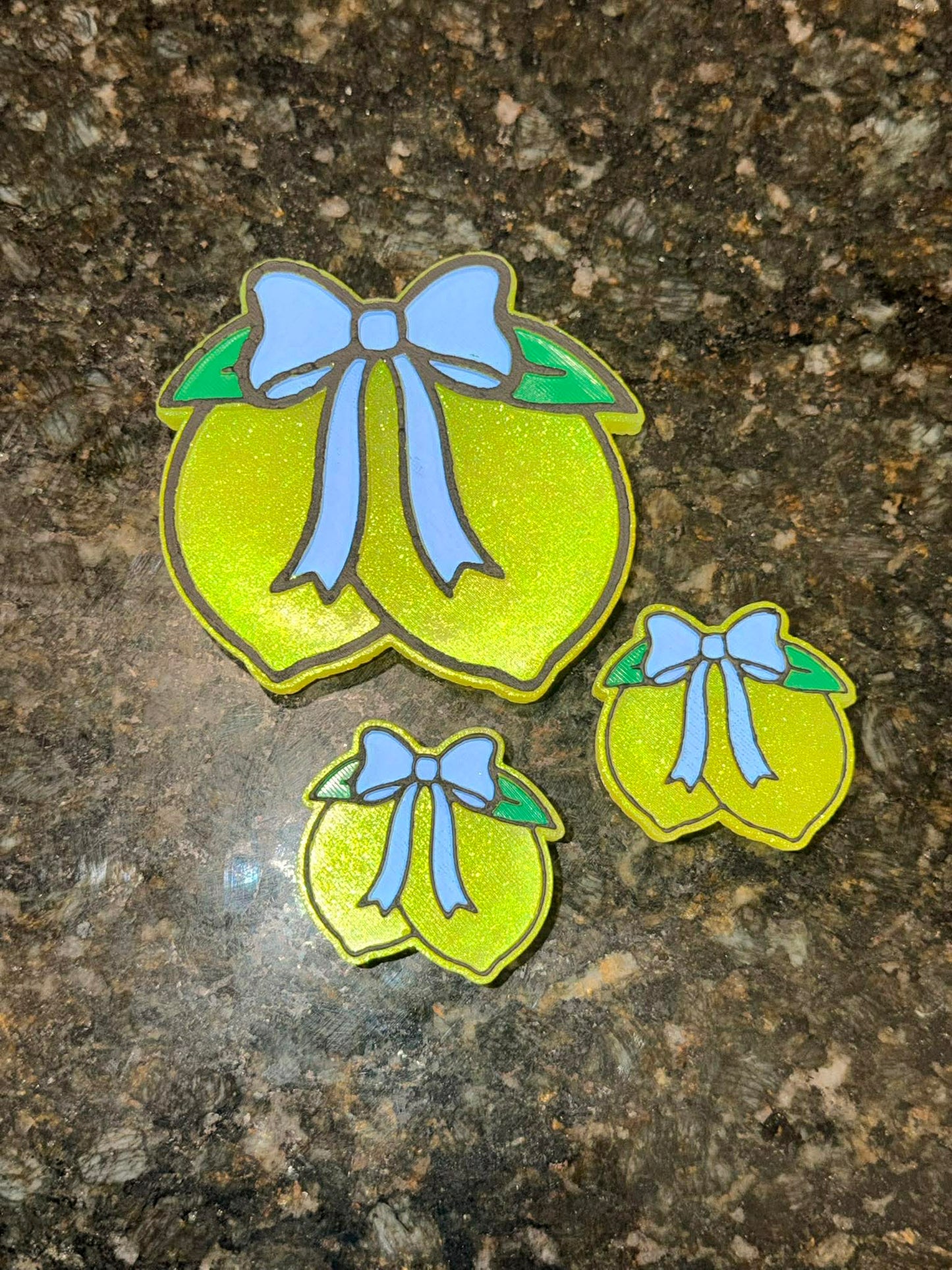 Lemons with Bow Mold