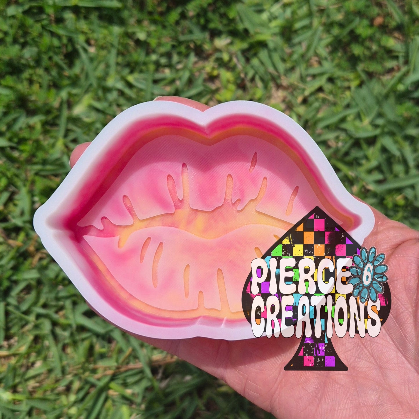 LIP MOLD